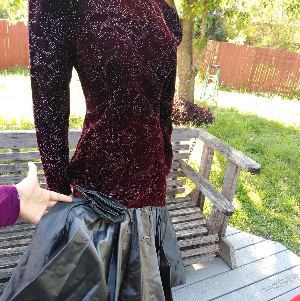 Pantagis/Elegant wine velvet 1980's vintage